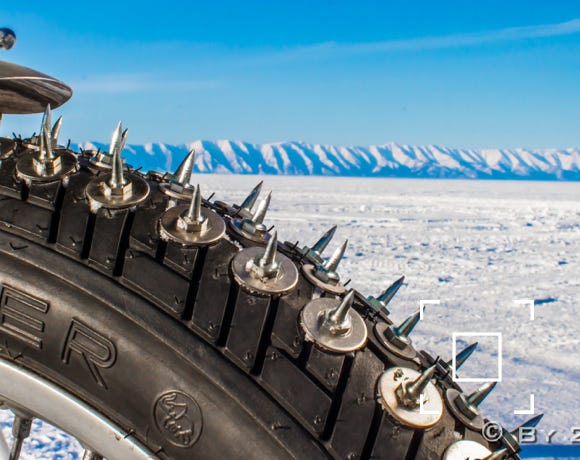 2RTeam vous fournis vos maxi clous pour pneus moto afin d'aller rouler sur la glace